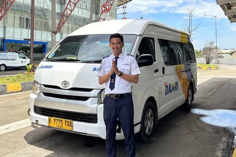 DAMRI Buka Rute Baru, Terminal Pulo Gebang ke Bandara Soekarno-Hatta Hanya Rp 90 Ribu DAMRI Buka Rute Baru