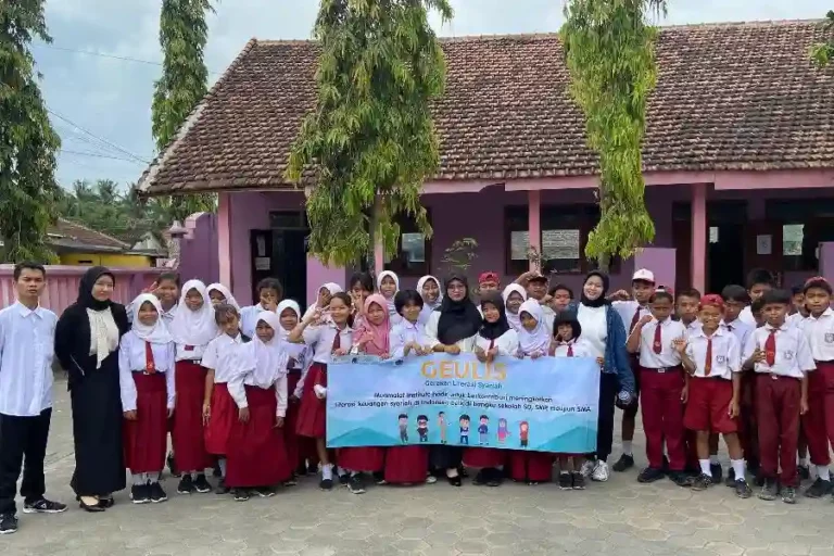Bank Muamalat Tingkatkan Literasi Keuangan Syariah dengan Program GEULIS
