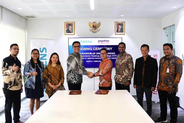 Smartfren for Business dan Siemens Jalin Kemitraan Strategis Kembangkan Smart Manufacturing Smartfren for Business & Siemens Jalin Kemitraan Strategis untuk Kembangkan Solusi Smart Manufacturing