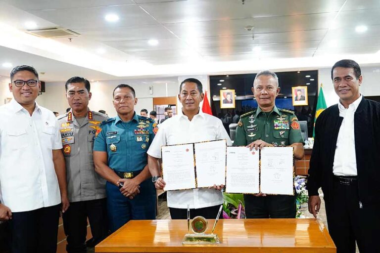 TNI dan Bulog Lakukan Penandatanganan PKS, Dukung Stabilitas Pangan Nasional TNI Dukung Stabilitas Pangan Nasional
