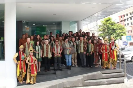SMBC Indonesia Resmikan Kantor Cabang di Surabaya, Hadirkan Layanan Keuangan Lebih Inklusif SMBC Indonesia Dorong Pertumbuhan yang Lebih Bermakna di Seluruh Penjuru Negeri dengan Transformasi Kantor Cabang