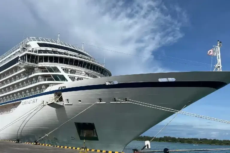 Tiga Kapal Pesiar Sandar Bersamaan di Pelabuhan Benoa jadi Momentum Bersejarah Kapal Pesiar Viking Sky. (foto: Dok Humas Kementerian BUMN)