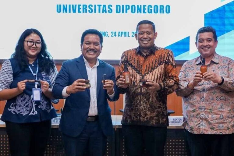 UNDIP dan PT St. Morita Farma Jalin Kolaborasi untuk Hilirisasi Riset Inovatif UNDIP dan PT St. Morita Farma kolaborasi hasilkan inovasi riset jadi produk nyata, dorong hilirisasi dan manfaat langsung bagi masyarakat Indonesia.