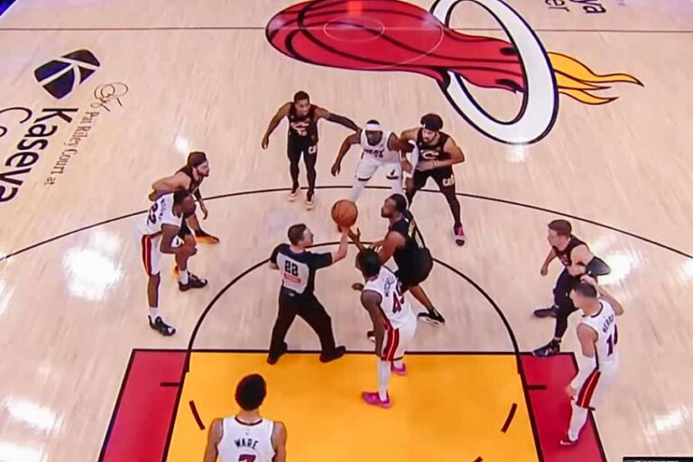 Cavaliers Libas Heat 138-83, Cetak Rekor Kemenangan Playoff Terbesar Cleveland Cavaliers vs Miami Heat dalam Game 4 putaran pertama NBA Playoff 2025 di Kaseya Center (foto: istimewa)