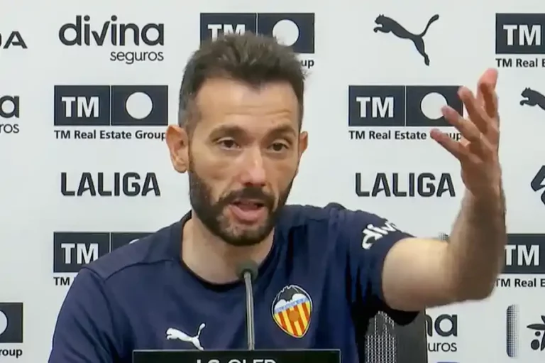 Carlos Corberán: Valencia CF Fokus Hadapi Real Betis dan Persiapan Musim 2025/26 Carlos Corberán