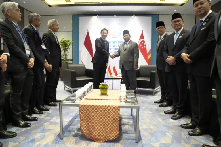 Di KTT ASEAN, Prabowo Tegaskan Komitmen Ekonomi Regional Lewat Pertemuan Bilateral dengan Laos dan Singapura KTT ASEAN