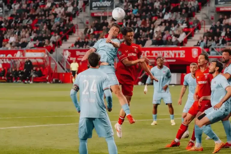 FC Twente Kalahkan NEC 3-2 Lewat Gol Telat Younes Taha di Laga Menegangkan Eredivisie FC Twente vs NEC Nijmegen berlangsung ketat sejak awal. Fulltime, Twente 3 NEC 2 (foto: instagram @fctwente)