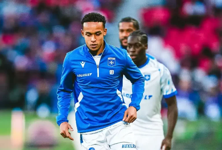 PSG Tertinggal 0-1 dari Auxerre di Babak Pertama: Sinayoko Bikin Kejutan di Parc des Princes AJ Auxerre
