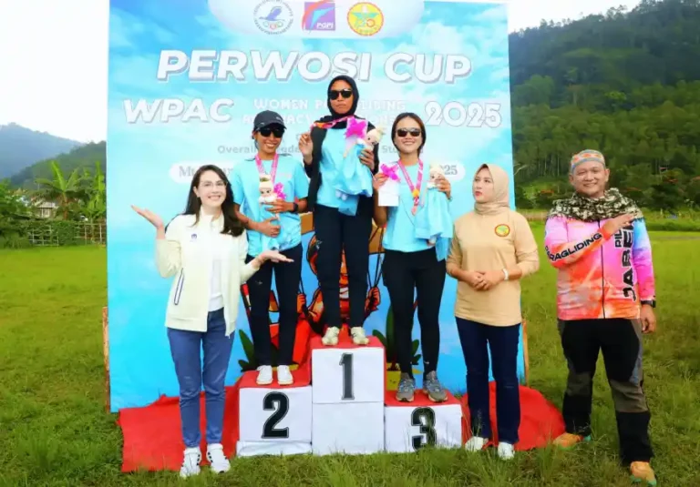 Arumi Bachsin: Paralayang Bangun Karakter dan Keberanian Perempuan Arumi Bachsin sebut paralayang bangun karakter perempuan dalam ajang Perwosi Cup 2025 di Batu. Puluhan atlet wanita ikut berpartisipasi.