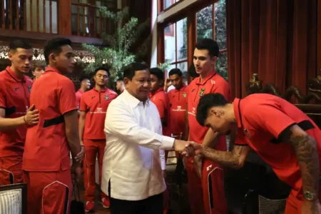 Presiden Prabowo Jamu Timnas Indonesia Usai Kalahkan China di Kualifikasi Piala Dunia Presiden Prabowo menjamu Timnas Indonesia makan siang di Kertanegara
