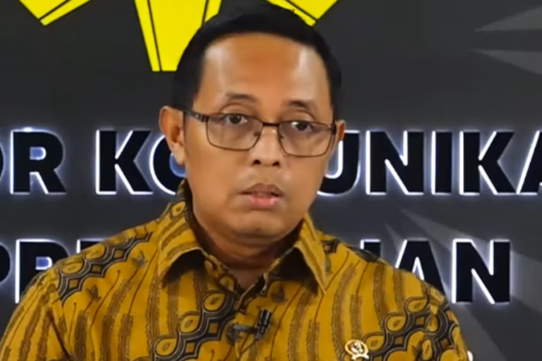 Tarif Impor Produk Indonesia ke AS Turun Jadi 19 Persen Usai Negosiasi Prabowo-Trump Kepala Kantor Komunikasi Kepresidenan (PCO) Hasan Nasbi