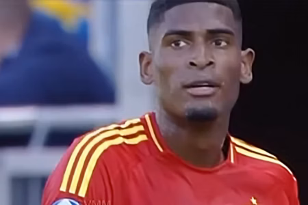 Arsenal Dekati Bek Muda Valencia Cristhian Mosquera yang Bersinar di La Liga, Ada Apa? Cristhian Mosquera