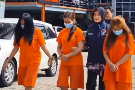 Tiga Ibu Muda Terseret Jaringan Narkoba di Gresik, Potret Gelap Tekanan Ekonomi Tiga ibu muda yang diduga terlibat jaringan peredaran narkoba di Gresik