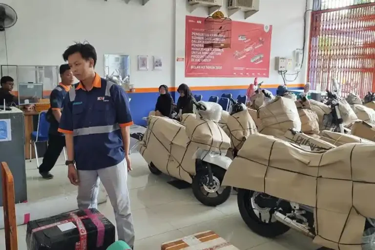 KAI Logistik Catat Rekor Pengiriman Retail, Volume KALOG Express Tumbuh 9 Persen di Semester I 2025 Layanan KAI Logistik