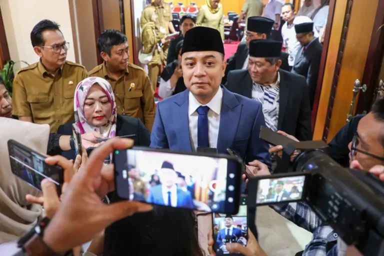 Tak Naikkan PBB, Wali Kota Surabaya Eri Cahyadi Pilih Skema Pembiayaan Alternatif untuk Infrastruktur Wali Kota Surabaya Eri Cahyadi