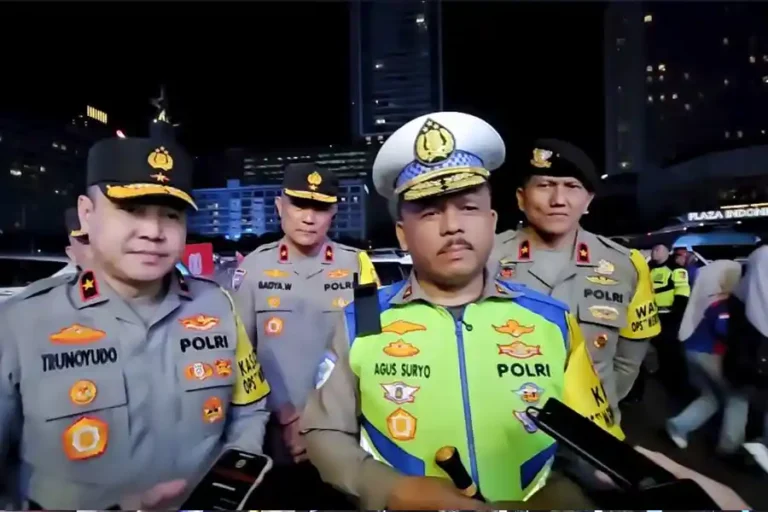 Operasi Merdeka Jaya 2025 Sukses Amankan HUT RI ke-80, Lalu Lintas Jakarta Kembali Normal Korlantas Polri pastikan Operasi Merdeka Jaya 2025 sukses kawal perayaan HUT ke-80 RI di Monas–HI.