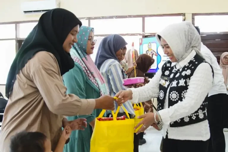 Pemkot Mojokerto Salurkan PMT untuk Balita dan Ibu Hamil, Pertahankan Zero Stunting di Kelurahan Meri Pemkot Mojokerto salurkan PMT bagi balita wasting dan ibu hamil di Kelurahan Meri