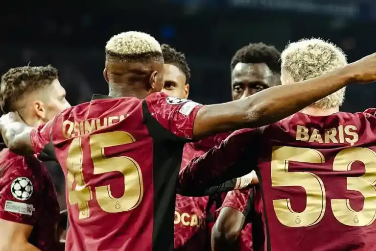 Victor Osimhen Hattrick, Galatasaray Permalukan Ajax 3-0 di Liga Champions Galatasaray tampil gemilang. Ajax Amsterdam terkapar dihajar 3 gol. (sumber foto: facebook @Galatasaray)