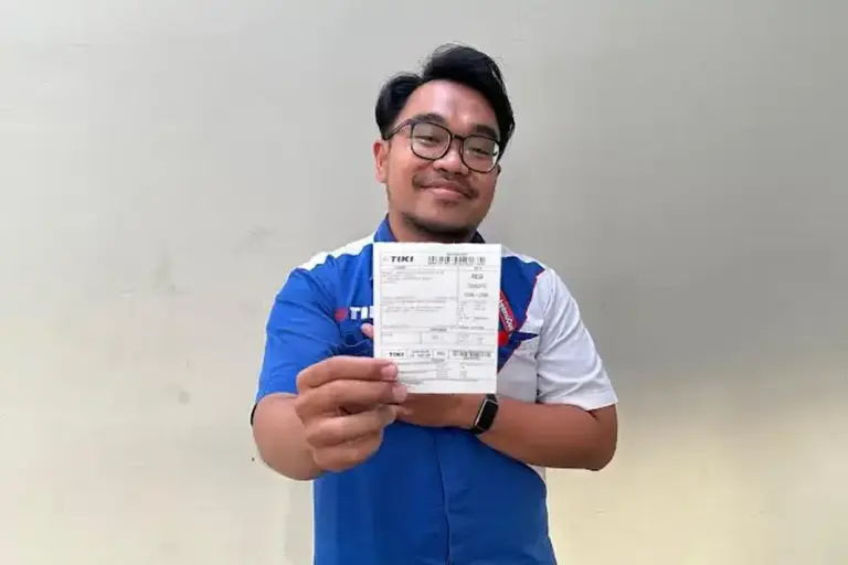 TIKI Ajak Konsumen Kelola Resi dan Kemasan Paket Demi Lindungi Data Pribadi dan Lingkungan TIKI ajak masyarakat kelola resi dan kemasan paket secara bijak demi melindungi data pribadi dan menjaga kelestarian lingkungan.