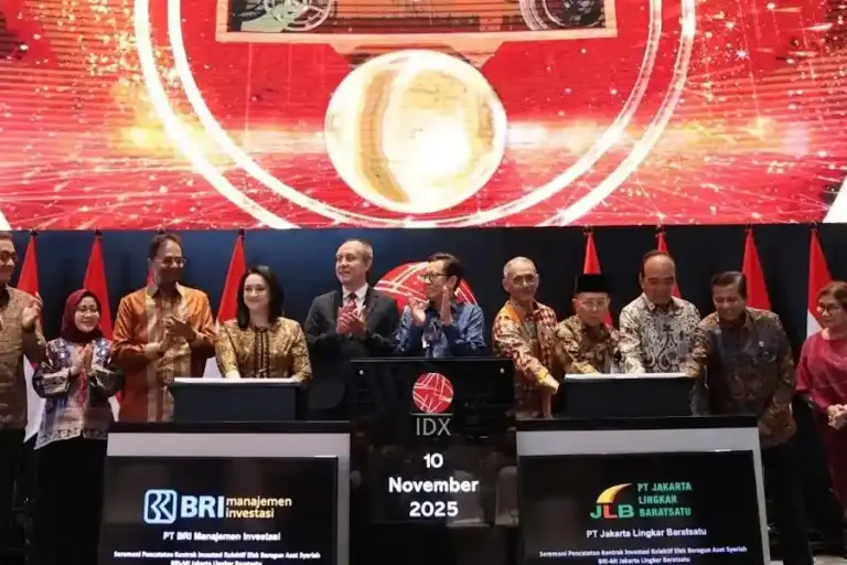 Maybank Indonesia Perkuat Posisi sebagai Bank Kustodian Syariah Maybank Indonesia ditunjuk sebagai Bank Kustodian untuk KIK EBA Syariah pertama di Indonesia, memperkuat komitmen terhadap keuangan Syariah nasional.