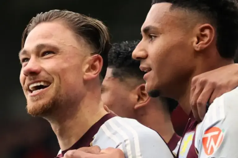 Aston Villa vs Arsenal: Drama Akhir Laga, Buendía Antar Tim Asuhan Unai Emery Unggul 2-1 Matty Cash usai cetak gol pembuka kemenangan Aston Villa (sumber foto: facebook @avfcofficial)