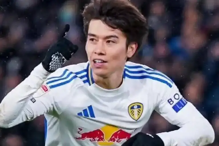 Drama Enam Gol: Leeds United Tahan Imbang Liverpool 3-3 Lewat Gol Telat Ao Tanaka Ao Tanaka (sumber foto: facebook @leedsunitedsupporters)
