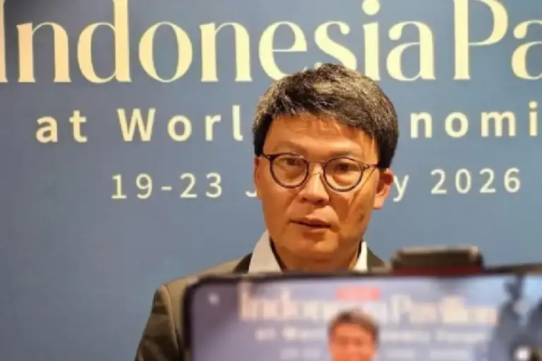 Telkomsel Pamerkan Peran sebagai Penggerak Transformasi Digital Indonesia di WEF 2026 Telkomsel hadir di WEF 20a26 Davos, tunjukkan implementasi transformasi digital Indonesia & strategi hadapi pasar jenuh dengan AI dan kolaborasi.