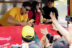 Tren Manis-Gurih Jadi Produk Nyata, Glico WINGS Luncurkan Es Krim Jepang Frostbite Potabee Glico WINGS meluncurkan Frostbite Potabee, es krim Jepang pertama di Indonesia yang memadukan vanilla creamy dan keripik kentang asli.
