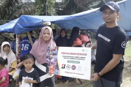 Bridgestone Indonesia Salurkan Bantuan Bencana Sumatra dan Tingkatkan Keselamatan Siswa melalui RSSP 2025 Bridgestone Indonesia bantu pemulihan bencana Sumatra dan edukasi road safety untuk siswa, dampak langsung lebih dari 4.000 jiwa pada 2025.
