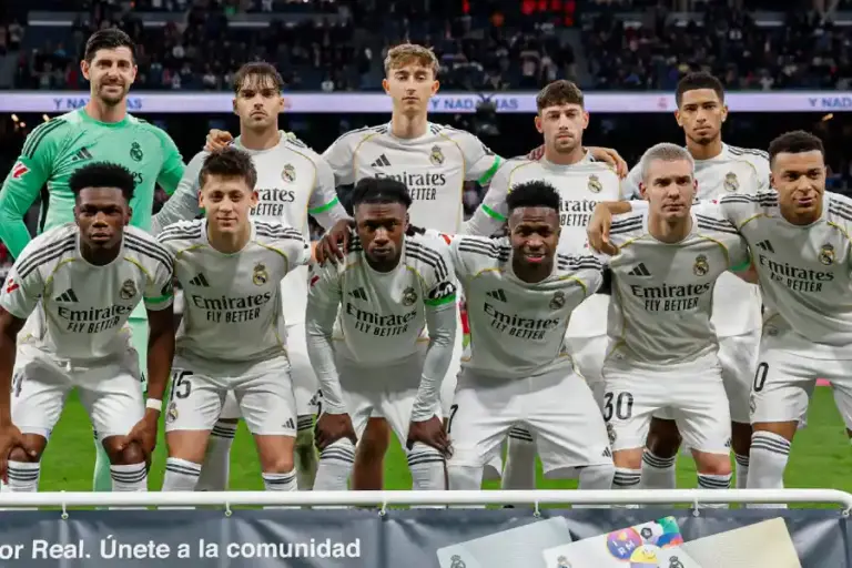 Drama Bernabéu: Real Madrid Taklukkan Rayo Vallecano 2-1 Lewat Penalti Mbappé di Menit Akhir Real Madrid jelang laga lawan Rayo Vallecano di Stadion Bernabéu, Madrid, Spanyol (sumber foto: facebook @RealMadrid)
