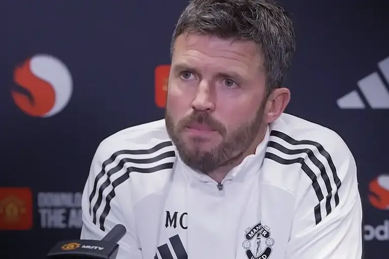 Jelang Laga Manchester United vs Fulham, Carrick Bangun Ikatan Kuat dan Perkuat Fondasi Internal Michael Carrick