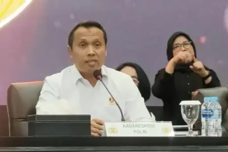Pengawasan Bapokting Diperketat, Bareskrim Polri Tegas Tindak Penimbunan dan Manipulasi Distribusi Bareskrim Polri perkuat pengawasan bapokting. Satgas Saber Pangan lakukan 28.270 pemantauan, pelaku penimbunan dan kecurangan ditindak tegas.