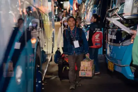 Mudik dan Balik Bareng Honda 2026 Dibuka, AHM Siapkan 60 Bus dan 43 Truk untuk 3.200 Pemudik AHM buka Mudik dan Balik Bareng Honda 2026. Siapkan 60 bus dan 43 truk ke Yogyakarta dan Semarang. Simak jadwal, rute, dan cara daftar.