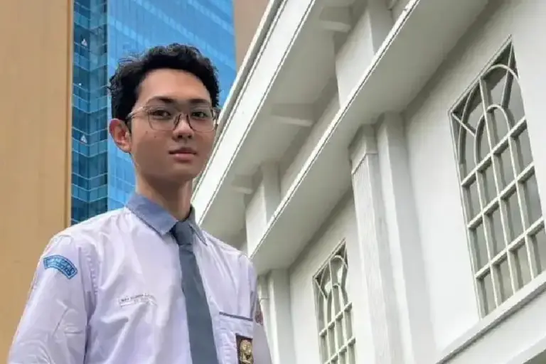 Lebaran Tanpa Mudik, Mahasiswa UNAIR Asal Aceh Pilih Bertahan di Surabaya dan Temukan Makna Baru Wira Dharma Alrasyid