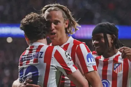Liga Champions: Atlético Madrid Libas Tottenham 5-2, Julián Álvarez Tampil Gemilang di Civitas Metropolitano Atlético Madrid mengalahkan Tottenham 5-2 di leg pertama 16 besar Liga Champions 2025/2026. Julián Álvarez mencetak dua gol dalam kemenangan dominan.