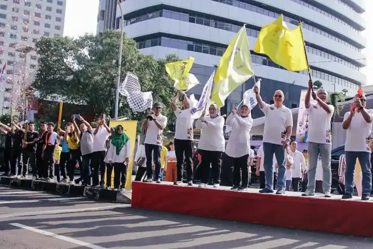 Kinerja Solid 2025, Adira Finance Hadirkan Program Ramadan 2026 dari Mudik Gratis hingga Pembiayaan Ibadah Adira Finance saat memberikan kesempatan mudik gratis bagi ekosistem perusahaan, termasuk pelanggan, karyawan, dan masyarakat umum di Jakarta, Bogor, Depok, Tangerang, Bekasi, dan Serang, dua tahun silam