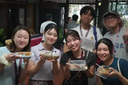 KBRI Manila Kenalkan Tempe ke Mahasiswa UP Diliman, Perkuat Diplomasi Kuliner Indonesia di Filipina KBRI Manila gelar workshop tempe di UP Diliman, promosikan kuliner Indonesia dan pererat diplomasi budaya dengan Filipina.