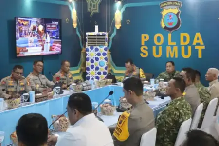 Panglima TNI dan Kapolri Tinjau Pos Terpadu Mudik Lebaran 2026 di Medan, Pastikan Kesiapan Pengamanan Panglima TNI dan Kapolri cek kesiapan Pos Terpadu Mudik Lebaran 2026 di Medan untuk memastikan arus mudik aman dan lancar.