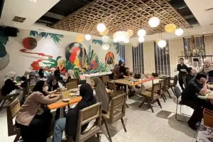ARTOTEL Yogyakarta Hadirkan Iftar A Wishful Ramadhan, 3.500 Tamu Sudah Nikmati Buffet Spesial ARTOTEL Yogyakarta menghadirkan program Iftar “A Wishful Ramadhan” dengan buffet Nusantara dan internasional. Lebih dari 3.500 tamu telah bergabung.