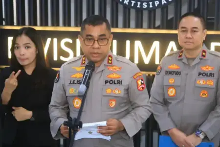 Mudik Lebaran 2026 Lancar, Polri Catat Penurunan Kecelakaan hingga 31 Persen Kepala Divisi Humas Polri, Johnny Eddizon Isir