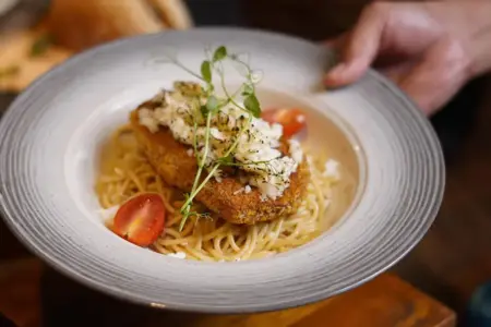 ROCA Restaurant ARTOTEL Yogyakarta Luncurkan A Rebellious Hunger, Sajikan Menu Plant-Based Kolaborasi Green Rebel ROCA Restaurant ARTOTEL Yogyakarta meluncurkan “A Rebellious Hunger”, menghadirkan menu plant-based kolaborasi ARTOTEL Group dan Green Rebel.
