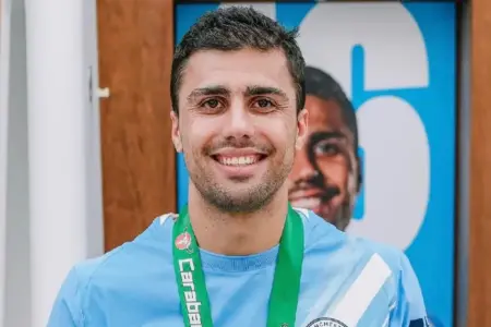 Real Madrid Makin Percaya Dapatkan Rodri, Siapkan Regenerasi Lini Tengah Rodri (sumber foto: instagram @rodrihernandezbr)