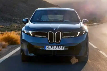 BMW iX3 Melejit, Pesanan Mobil Listrik BMW di Eropa Naik 40 Persen pada Kuartal I 2026 The new BMW iX3 50 xDrive (dok: BMW Group)