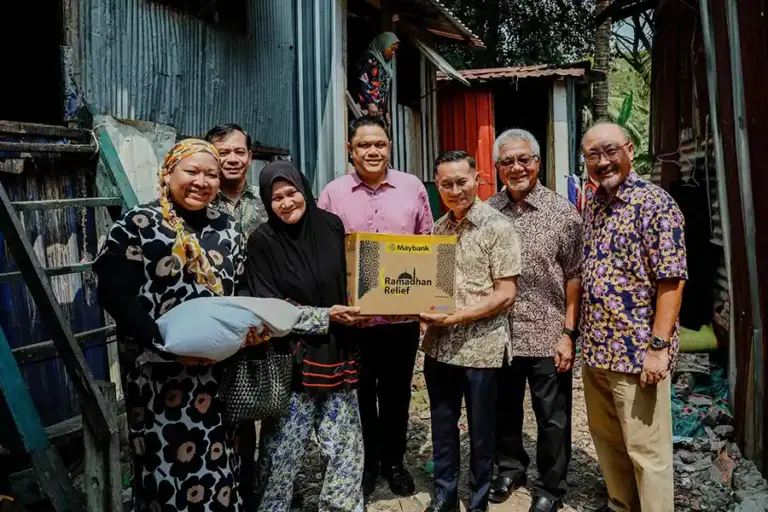 Maybank Salurkan Dampak Sosial ke 1,49 Juta Penerima Manfaat di ASEAN Sepanjang 2025 Maybank memperluas dampak sosial di ASEAN dengan menjangkau 1,49 juta penerima manfaat melalui pembiayaan inklusif dan pemberdayaan komunitas.