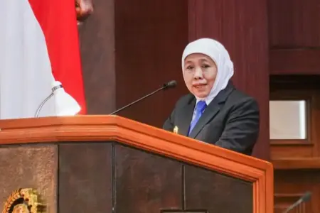 Khofifah Kukuhkan Hasoloan Manalu sebagai Kepala BPKP Jatim, Perkuat Tata Kelola dan Akuntabilitas Gubernur Jawa Timur Khofifah Indar Parawansa