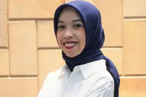 Alumni Ekonomi Islam UNAIR Berkiprah di Kebijakan Energi Nasional, Dwi Wulan Ramadani Dorong Transisi Energi Berkelanjutan Dwi Wulan Ramadani
