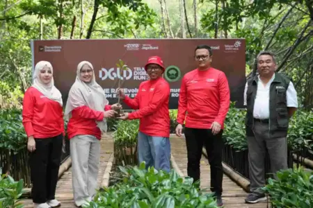 Telkomsel Tanam 26.325 Mangrove dari Langkah Pelari Digiland Run 2026, Dimulai di Pesisir Jakarta Telkomsel memulai penanaman 26.325 pohon mangrove hasil konversi jarak tempuh peserta Digiland Run 2026 untuk mendukung pelestarian lingkungan.