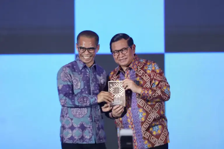 Pemprov DKI Jakarta Raih Anugerah Tata Kelola Responsif 2026, Tuntaskan 98 Persen Aduan Warga Pemprov DKI Jakarta meraih Anugerah Daerah Terbaik 2026 setelah berhasil menuntaskan 98 persen laporan warga melalui sistem CRM.