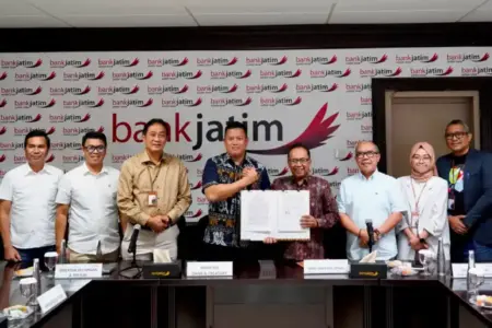 Bank Jatim dan Bank NTT Perkuat Sinergi BPD Lewat Kerja Sama Remitansi Internasional untuk Tingkatkan Inklusi Keuangan Bank Jatim dan Bank NTT menjalin kerja sama layanan remitansi internasional untuk memperluas akses keuangan, mendukung PMI, dan memperkuat sinergi BPD.