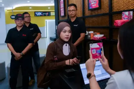 Cegah Kejahatan Siber, Kemkomdigi Wajibkan Verifikasi Biometrik Wajah untuk Registrasi Kartu SIM Baru Kemkomdigi berlakukan wajib verifikasi biometrik wajah untuk registrasi kartu SIM baru per 1 Juli 2026. Indosat mulai terapkan secara nasional.